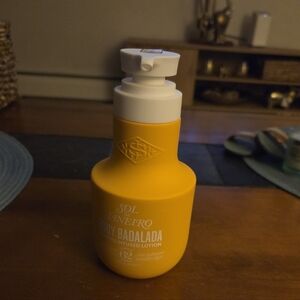 Sol de Janeiro Sunny Badalada Lotion - Vibrant Yellow